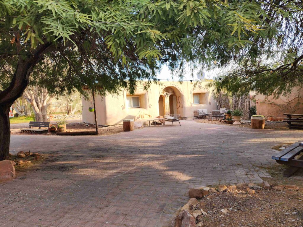 בקתות הלינה במלון המטיילים בלוטן